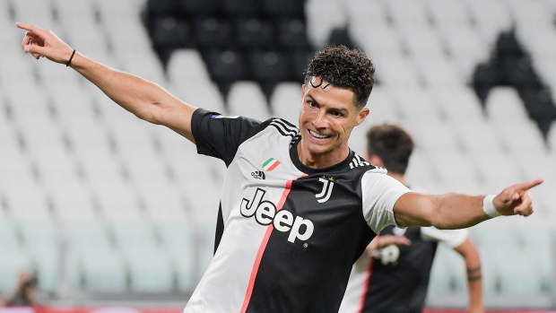 Cristiano Ronaldo returns to Italy to finish isolating 