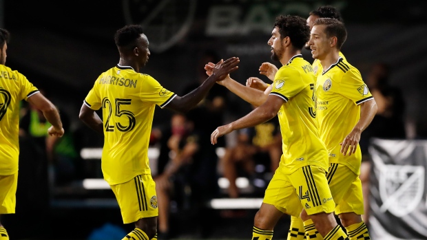 Zardes scores 2 goals, Crew beat Fire 2-0