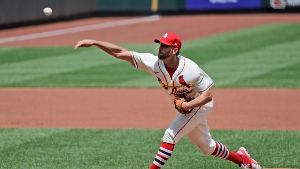 Wainwright pitches strong 6 innings, Cards beat Pirates 9-1