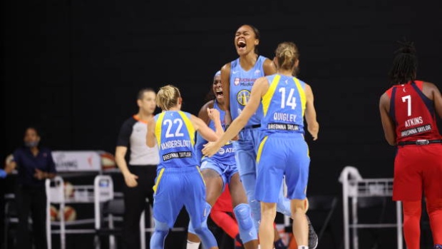 Cheyenne Parker, Gabby Williams each score 16; Chicago Sky slip