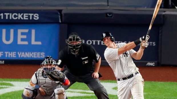 Yankees' LeMahieu pulled with left wrist/hand issue - The San