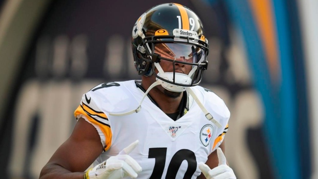 JuJu Smith-Schuster agrees to one-year deal to return to Steelers