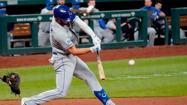 O'Hearn homers as Royals beat White Sox 4-2