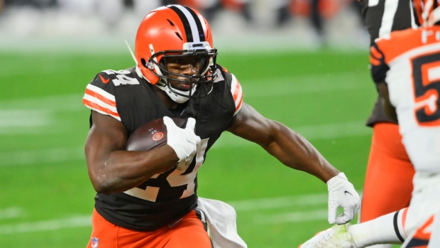 Browns' star Chubb back from COVID list, Mayfield starting