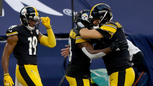 JuJu Smith-Schuster, James Washington and Ben Roethlisberger