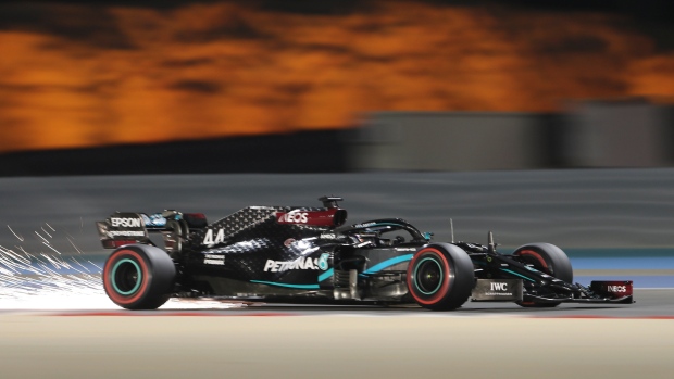 Hamilton dismisses Vegas F1 criticism after better race than most