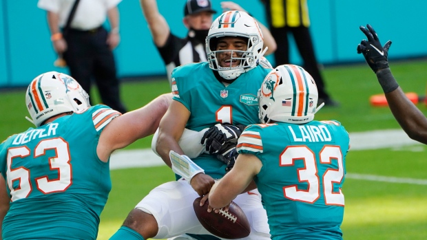 Dolphins eliminate Patriots from playoff race with 22-12 win