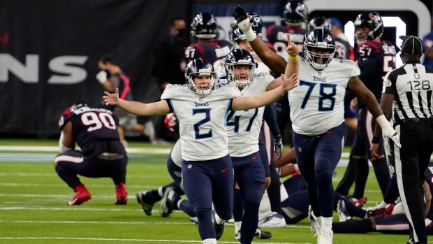 Henry passes 2K, Titans beat Texans 41-38 on late field goal