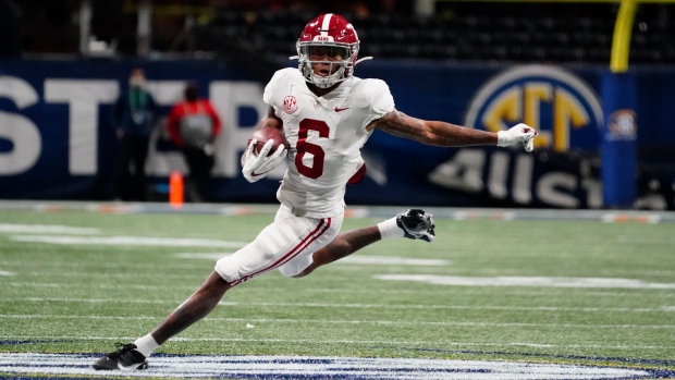 Alabama defender calls for Crimson Tide to retire DeVonta Smith's jersey  number