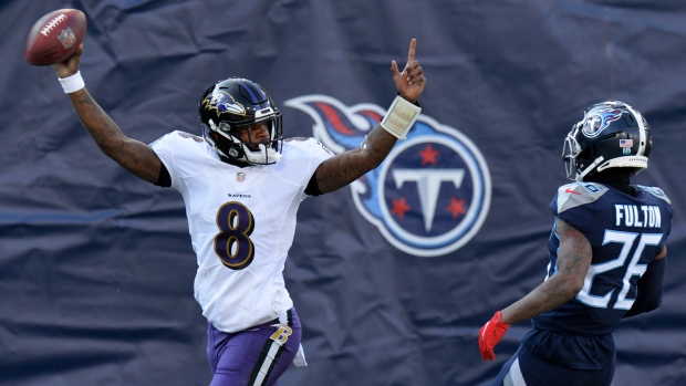 Lamar Jackson post 5 TDs in Ravens Week 3 win over Patriots