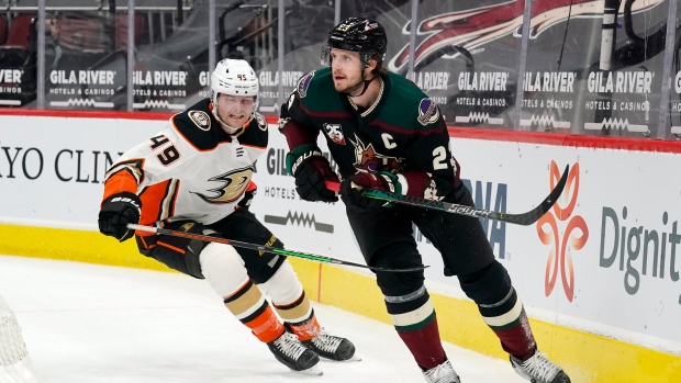 Coyotes rally from 3 goals down to beat Ducks 4-3