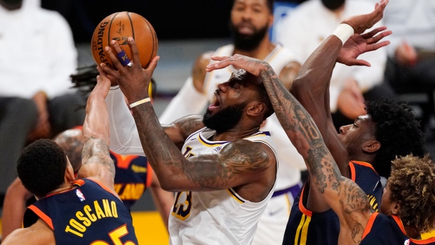 LeBron James scores 19 in 1,300th regular-season game in Los Angeles ...