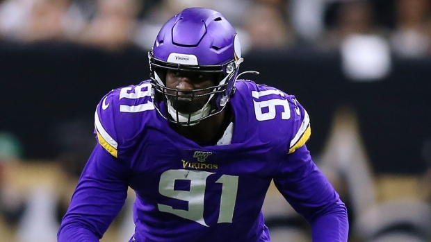 Vikings trade DE Stephen Weatherly to Broncos after playing time