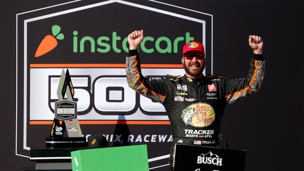 Martin Truex Jr Wins Nascar Cup Race At Phoenix Raceway Tsn Ca