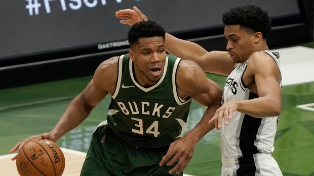 Giannis Antetokounmpo, Keldon johnson