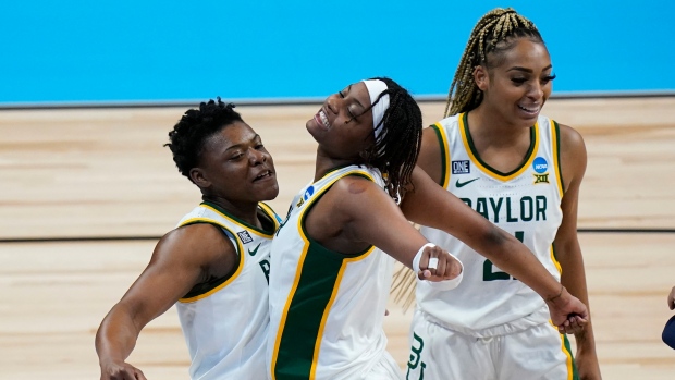 Baylor's Moon Ursin and NaLyssa Smith