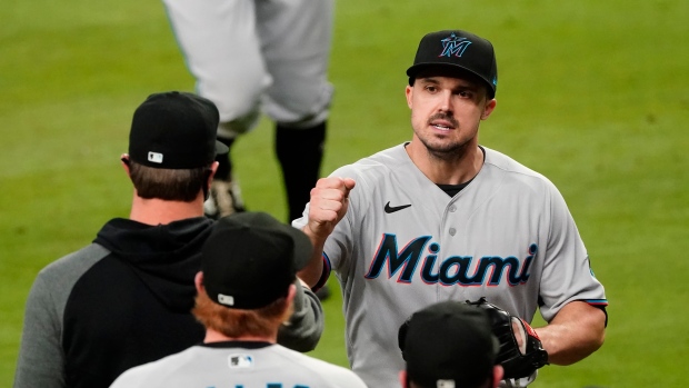 Miguel Rojas on acting as Marlins manager, trusting his teammates