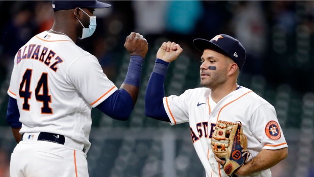 Altuve nicked by pitch, Astros stars booed on road vs. Tigers