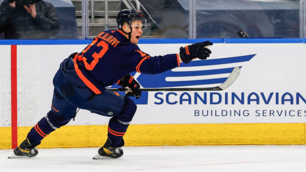 Jesse Puljujarvi spotted playing outdoor hockey in Edmonton with