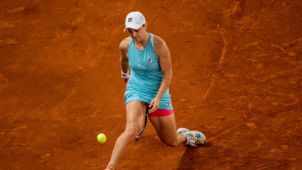 Ashleigh Barty Iga Swiatek To Clash On Madrid Clay Tsn Ca