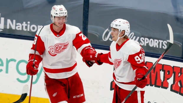 Thomas Greiss makes 22 saves Detroit Red Wings rally to beat