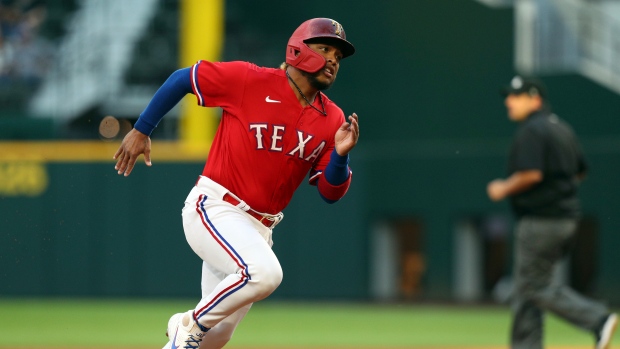 Calhoun making strong case for Gold Glove