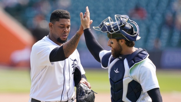 Tigers rally to end Royals' six-game win streak