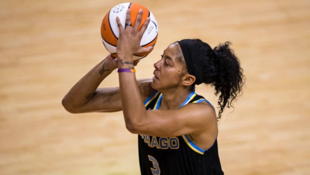 Candace Parker Kahleah Copper Shine Leading Chicago Sky Past Washington Mystics Tsn Ca