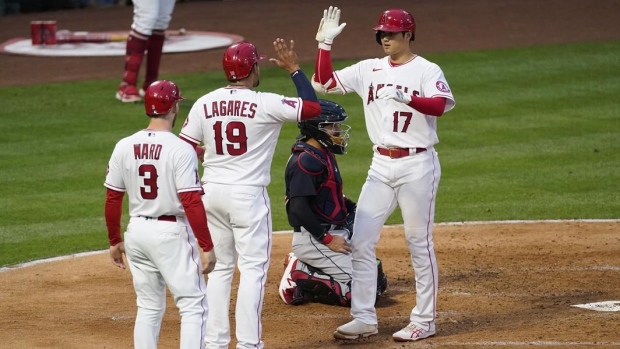 Trout's 300th sets club HR mark, Angels take 2 from Astros