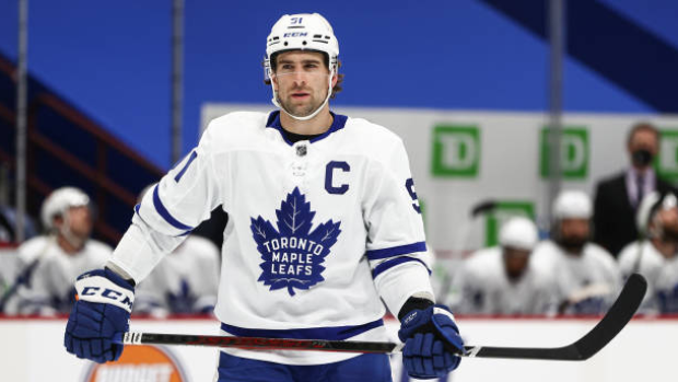 John Tavares rings up three points, Maple Leafs edge Predators