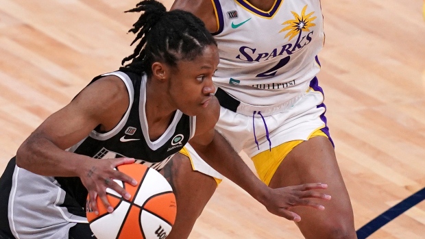 LA Sparks Resign Te'a Cooper - Made for the W