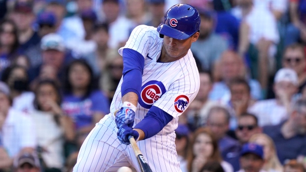 Anthony Rizzo leaves the Cubs game Saturday with back tightness