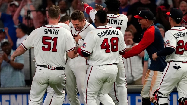 Albies drives in winning run in 9th as Braves beat Dodgers 4-3