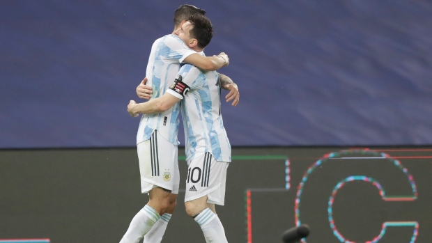 Lionel Messi, Ángel Di María Wear New Argentina Home Shirt For 2022 Qatar  World Cup - MSC FOOTBALL