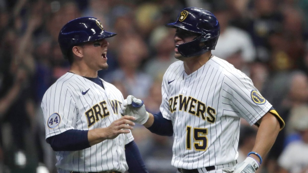 Broadcast play-by-play of Brewers manager Craig Counsell's ejection