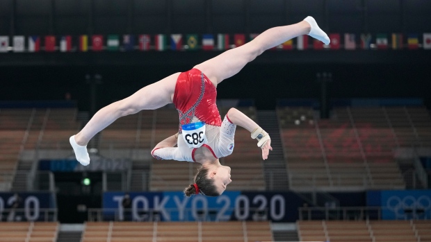 Simone Biles Dominates at the Gymnastics World Championships, Even When She  Falls