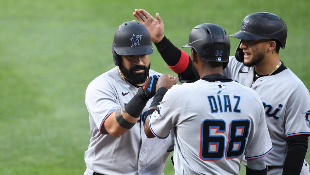 Mullins hits a 3-run homer to start a six-run inning, leading Orioles past  the Diamondbacks 7-3