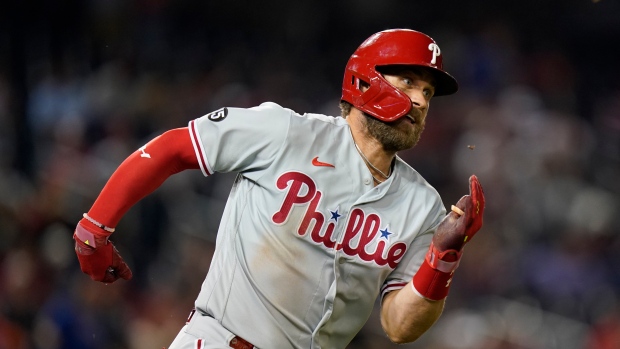 Hoskins, Nola lead Phillies to 4-3 win over Mets