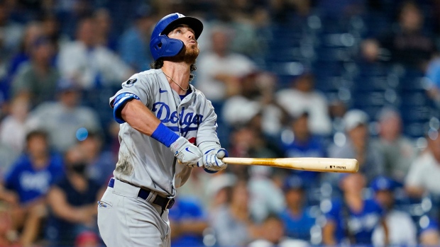 Cody Bellinger wakes up Dodgers, who tie World Series at 2 with 6-2 win  over Astros