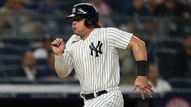 New York Yankees: What does Luke Voit bench press?