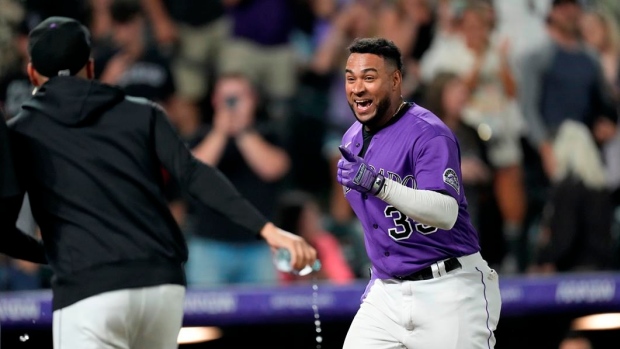 Elias Diaz's walk-off single lifts Rockies to 3-2 win over Cardinals