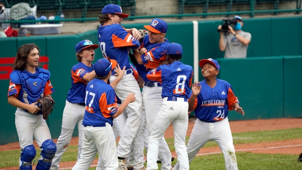 Michigan beats Hawaii 2-1 and moves into LLWS championship