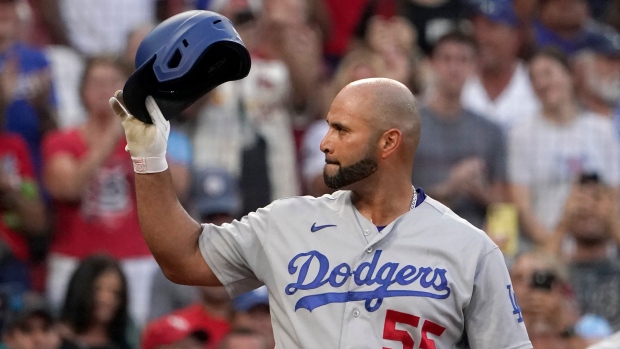 Pujols homers เพื่อตอบแทน St. Louis, Dodgers down Cards