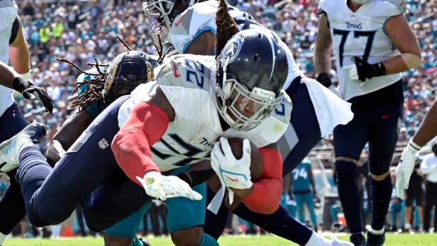 Henry scores 3 TDs; Titans send Jags to 20th straight loss