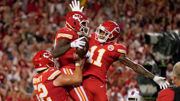 Chiefs vs Raiders Week 18 Prop Bets: Refueled Jet