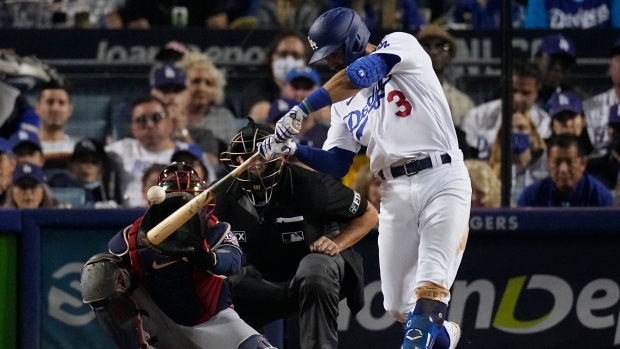 Dodgers vs. Giants results: Cody Bellinger's clutch hit sends Dodgers to  second straight NLCS