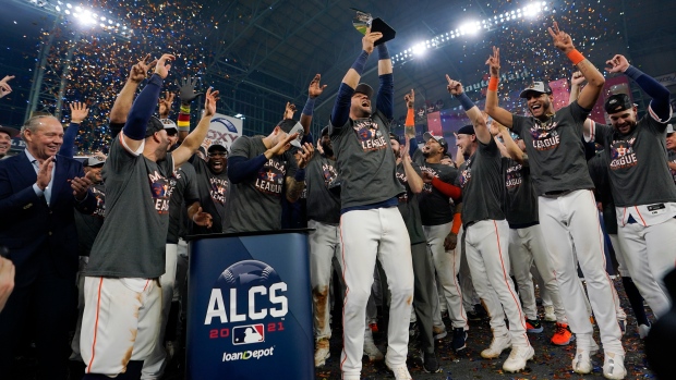 Astros: Won't give back World Series trophy, but scandal will remain