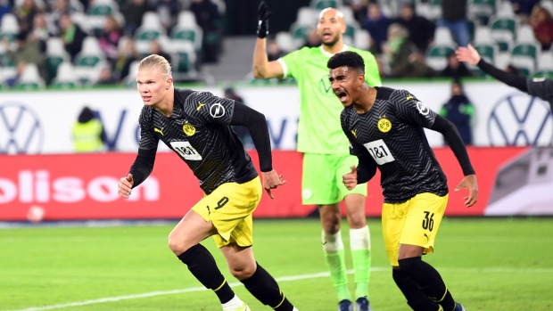 Bundesliga: Donyell Malen scores late to hand Dortmund 1-0 win