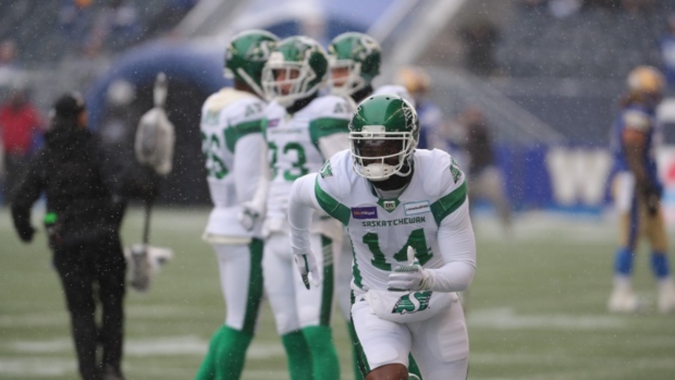 Winnipeg Blue Bombers hold off Saskatchewan Roughriders in West final