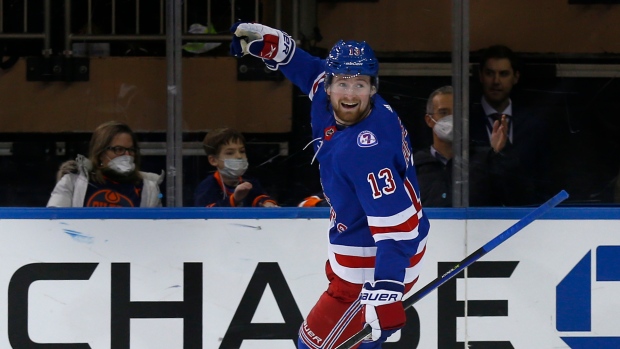Chris Kreider's hat trick not enough as Rangers fall to Flyers